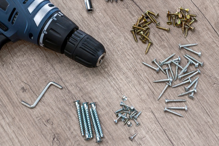 Fastgørelse af møbler